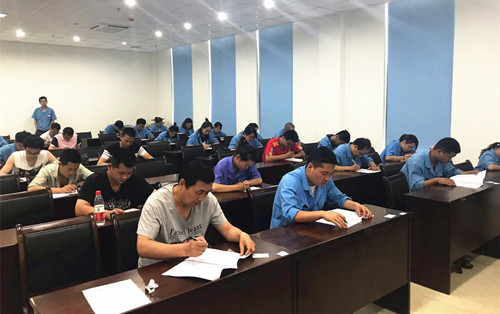 公司高級工技能鑒定理論考試圓滿結(jié)束
